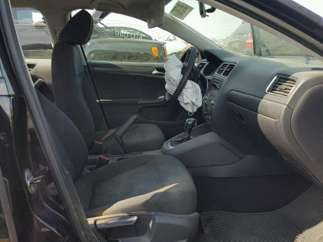 3VW2K7AJ4CM370031 - 2012 VOLKSWAGEN JETTA BASE BLACK photo 5