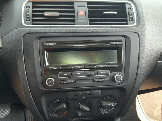 3VW2K7AJ4CM370031 - 2012 VOLKSWAGEN JETTA BASE BLACK photo 9