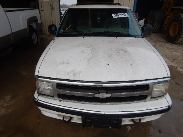 1GNDT13W6T2112543 - 1996 CHEVROLET BLAZER WHITE photo 10