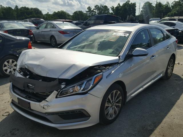 5NPE34AF7HH579431 - 2017 HYUNDAI SONATA SPO SILVER photo 2