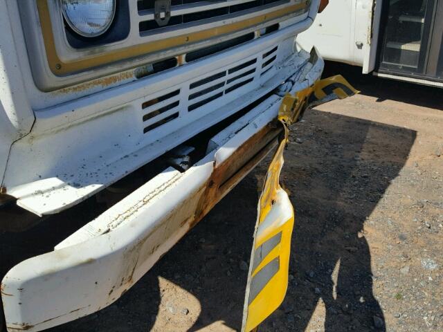 1GBJ7D1E8JV113043 - 1988 CHEVROLET C6500 C7D0 WHITE photo 9