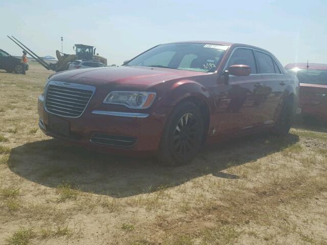 2C3CCAAG4DH743708 - 2013 CHRYSLER 300 RED photo 2