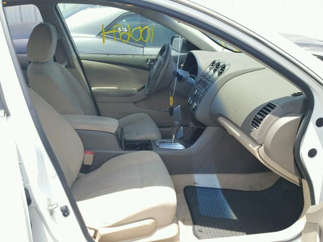 1N4BL2AP0BC164606 - 2011 NISSAN ALTIMA SR WHITE photo 5