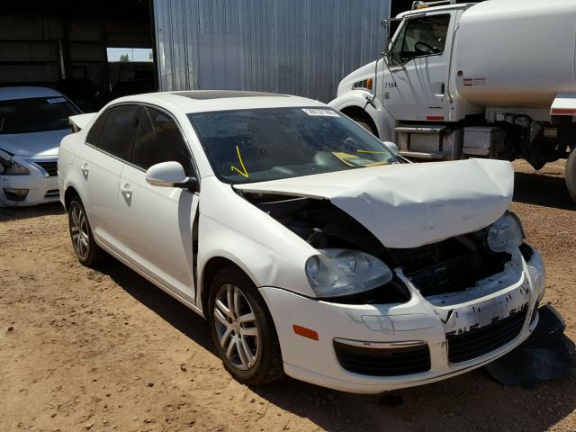 3VWSF71K95M613977 - 2005 VOLKSWAGEN NEW JETTA WHITE photo 1