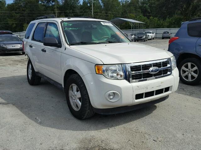 1FMCU0D72BKB36299 - 2011 FORD ESCAPE XLT WHITE photo 1