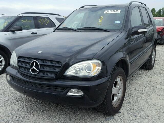 4JGAB54E72A339834 - 2002 MERCEDES-BENZ ML 320 BLACK photo 2