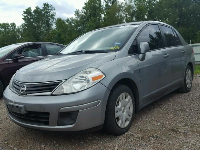 3N1BC1AP8AL457440 - 2010 NISSAN VERSA S GRAY photo 2