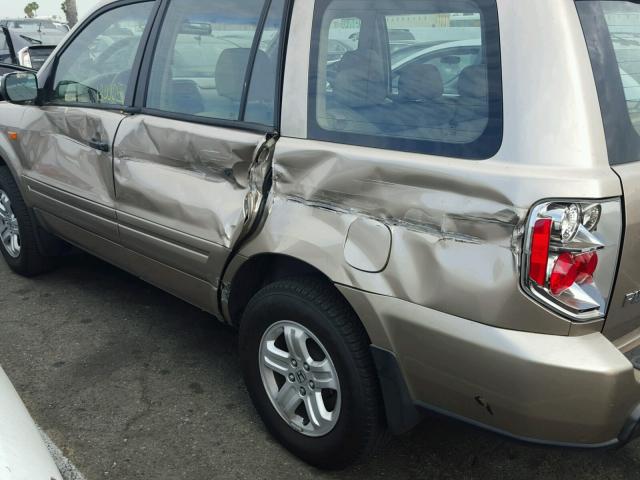 5FNYF28196B042817 - 2006 HONDA PILOT LX BEIGE photo 9