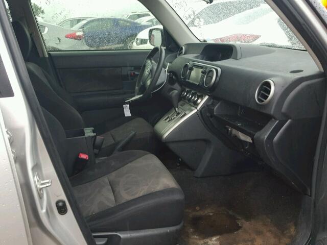 JTLZE4FE7FJ069102 - 2015 TOYOTA SCION XB 银色 照片 5