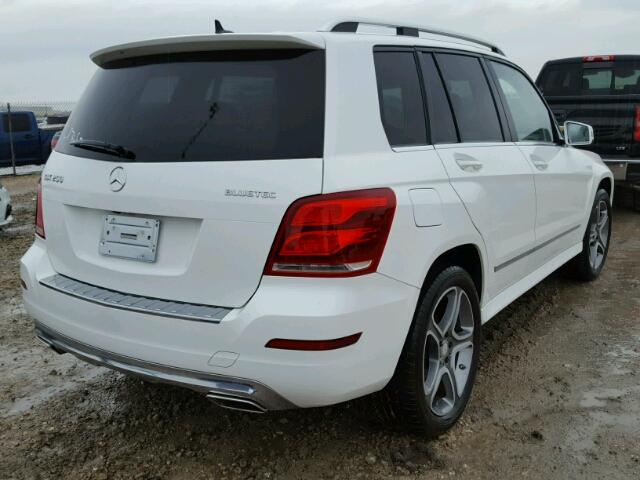 WDCGG0EB7FG395440 - 2015 MERCEDES-BENZ GLK WHITE photo 4