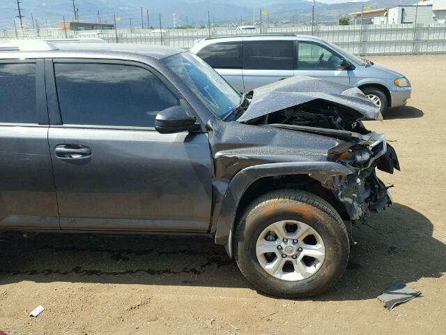 JTEBU5JR8G5292318 - 2016 TOYOTA 4RUNNER SR GRAY photo 9