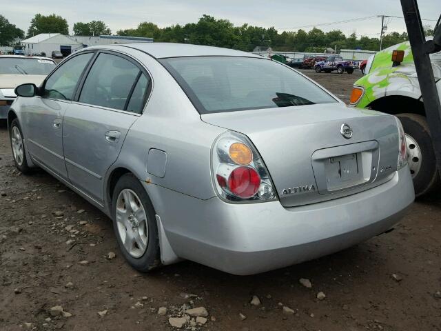 1N4AL11D53C220889 - 2003 NISSAN ALTIMA BAS SILVER photo 3