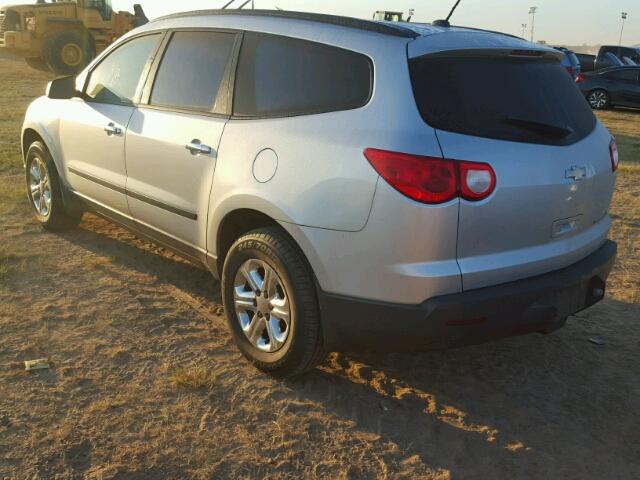 1GNLREED3AJ245390 - 2010 CHEVROLET TRAVERSE SILVER photo 3