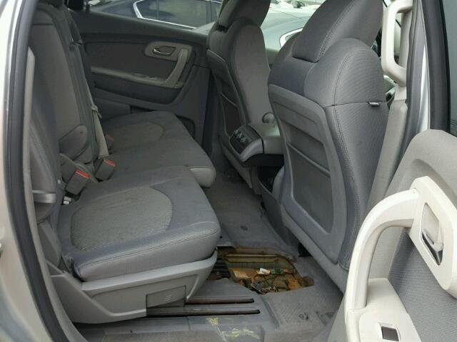 1GNLREED3AJ245390 - 2010 CHEVROLET TRAVERSE SILVER photo 6