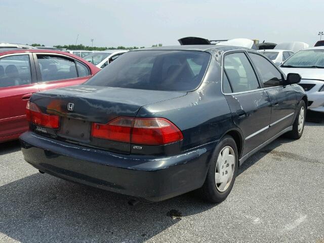 1HGCG1646YA038980 - 2000 HONDA ACCORD LX GREEN photo 4