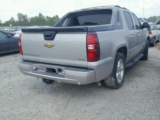 3GNEC12018G124325 - 2008 CHEVROLET AVALANCHE SILVER photo 4