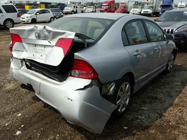 1HGFA16526L139118 - 2006 HONDA CIVIC LX SILVER photo 4