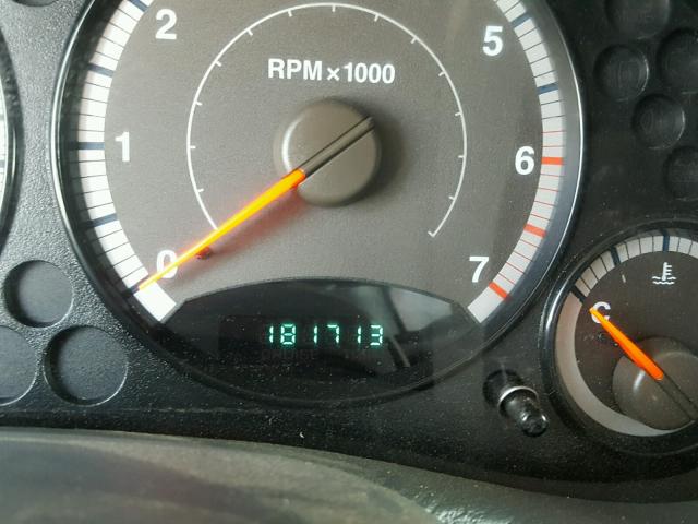 1J4GL38K75W688316 - 2005 JEEP LIBERTY RE SILVER photo 8