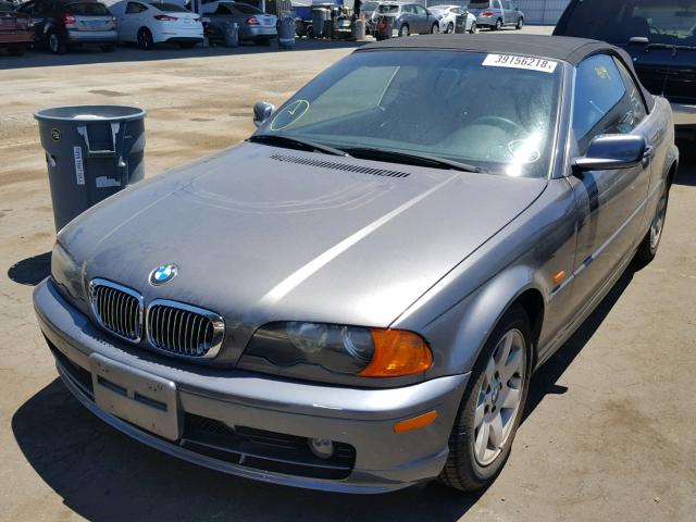 WBABS33481JY52608 - 2001 BMW 325 CI GRAY photo 2