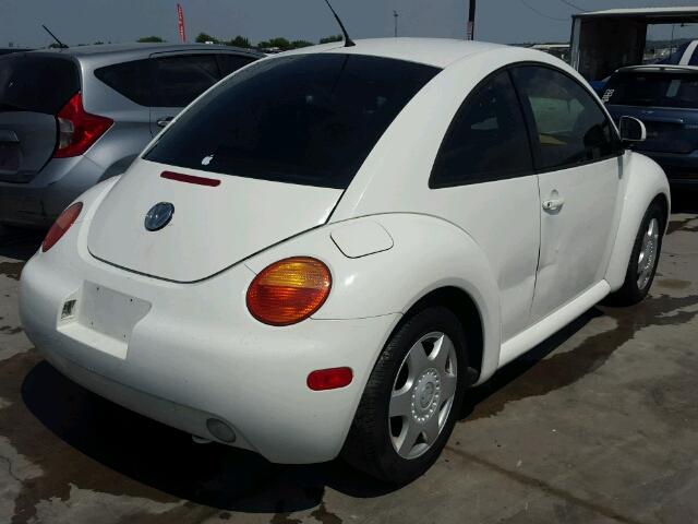 3VWBB61C8WM048024 - 1998 VOLKSWAGEN NEW BEETLE 白色 照片 4
