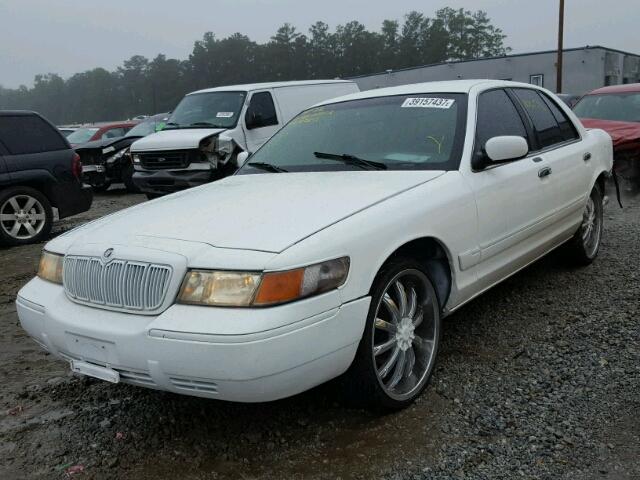 2MEFM74W22X644009 - 2002 MERCURY GRAND MARQ WHITE photo 2