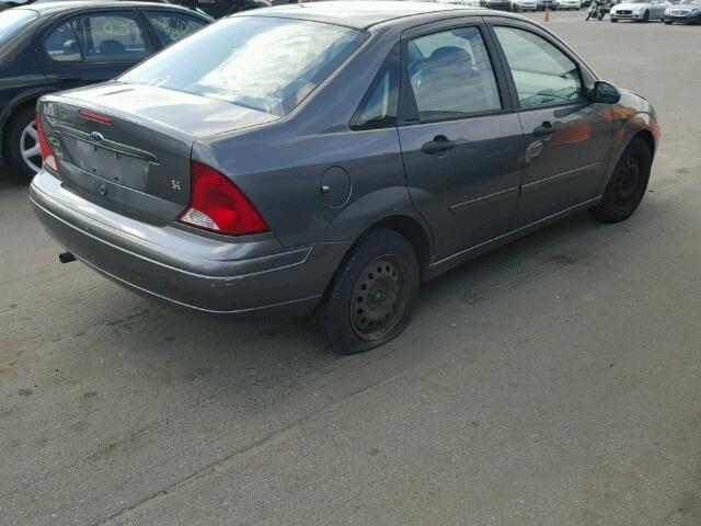 1FAFP34Z14W127025 - 2004 FORD FOCUS SE C GRAY photo 4