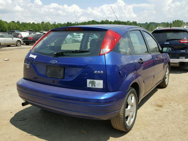 3FAFP37N05R146968 - 2005 FORD FOCUS ZX5 BLUE photo 4