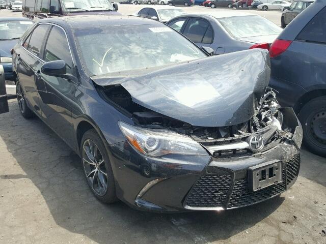 4T1BF1FK0HU307559 - 2017 TOYOTA CAMRY LE BLUE photo 1