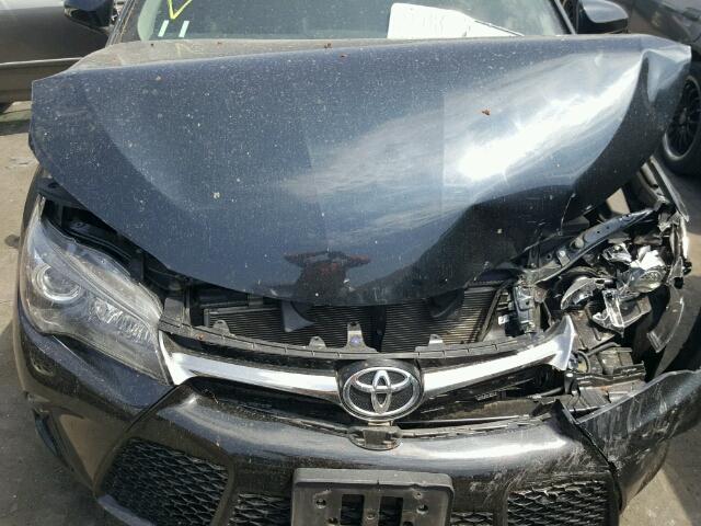 4T1BF1FK0HU307559 - 2017 TOYOTA CAMRY LE 蓝色 照片 7