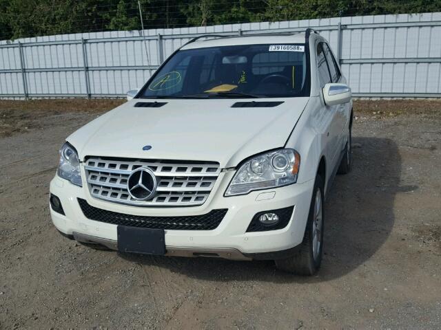 4JGBB25E39A515418 - 2009 MERCEDES-BENZ ML WHITE photo 2