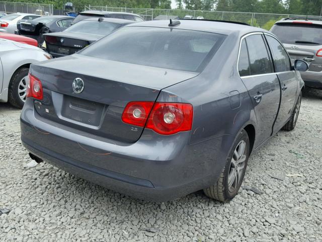 3VWDF71K75M642760 - 2005 VOLKSWAGEN NEW JETTA GRAY photo 4