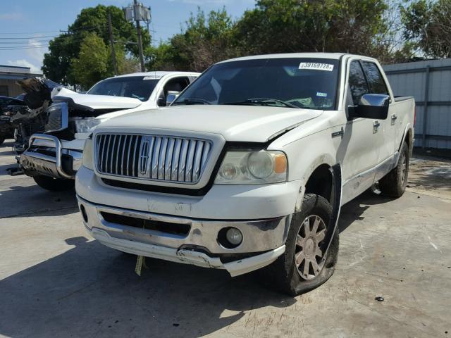 5LTPW18516FJ20153 - 2006 LINCOLN MARK LT WHITE photo 2