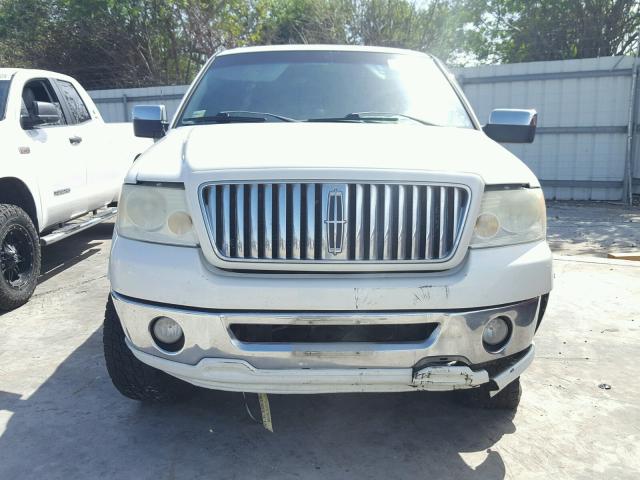 5LTPW18516FJ20153 - 2006 LINCOLN MARK LT WHITE photo 9