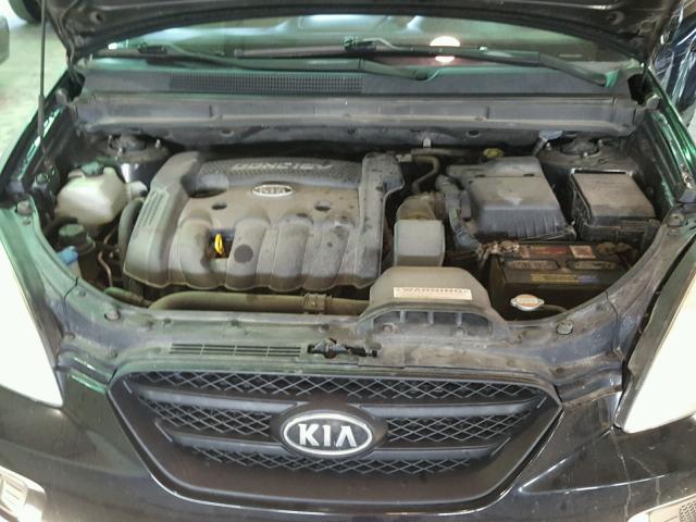 KNAFG525477089176 - 2007 KIA RONDO BASE BLACK photo 7