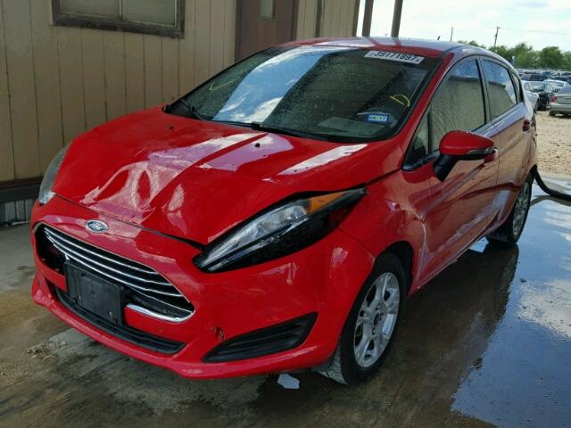 3FADP4EJXFM121037 - 2015 FORD FIESTA SE RED photo 2