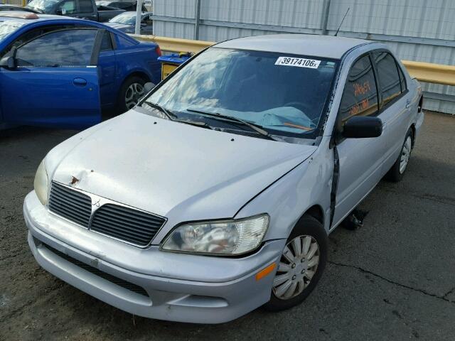 JA3AJ26E62U005827 - 2002 MITSUBISHI LANCER ES SILVER photo 2