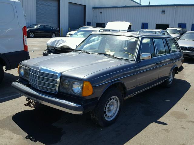 WDBAB93A8CN009588 - 1982 MERCEDES-BENZ 300 TDT BLUE photo 2