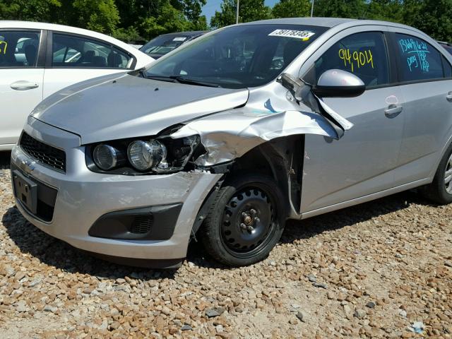1G1JB5SH8C4102568 - 2012 CHEVROLET SONIC LS ვერცხლისფერი ფოტო 9