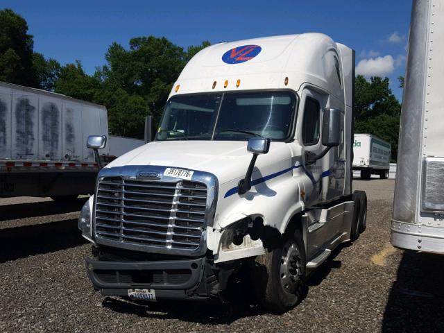 3AKJGLBG1FSGK6708 - 2015 FREIGHTLINER CASCADIA 1 WHITE photo 2