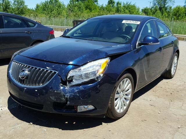 2G4GR5EK0C9146951 - 2012 BUICK REGAL BLUE photo 2