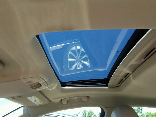 2G4GR5EK0C9146951 - 2012 BUICK REGAL BLUE photo 9