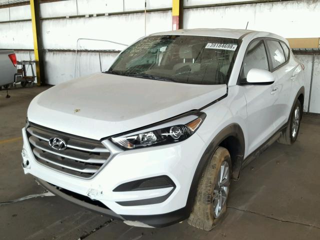 KM8J23A4XHU568984 - 2017 HYUNDAI TUCSON SE WHITE photo 2