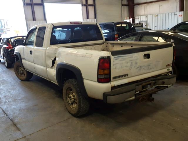 1GTHC29U05E312129 - 2005 GMC SIERRA C25 WHITE photo 3