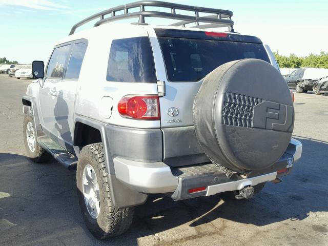 JTEBU11F88K050467 - 2008 TOYOTA FJ CRUISER SILVER photo 3