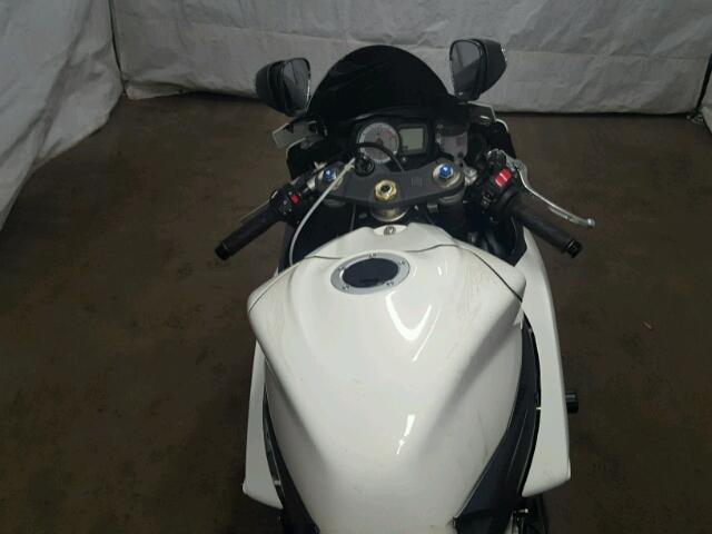 JS1GN7EA092103229 - 2009 SUZUKI GSX-R600 WHITE photo 5