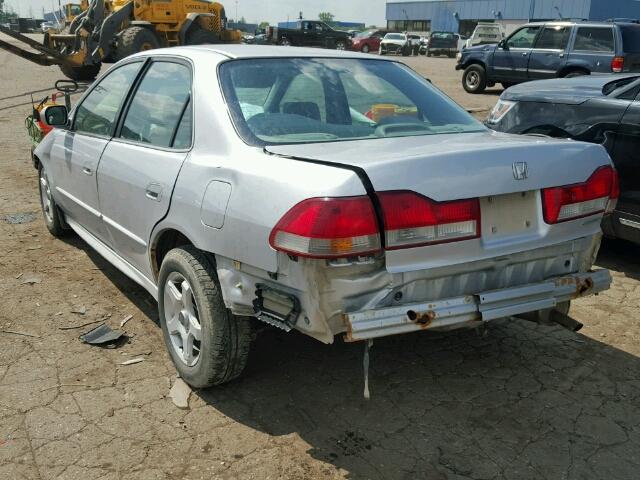 1HGCG56682A139504 - 2002 HONDA ACCORD EX SILVER photo 3