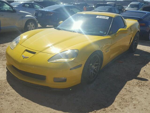 1G1YY26E675107800 - 2007 CHEVROLET CORVETTE YELLOW photo 2