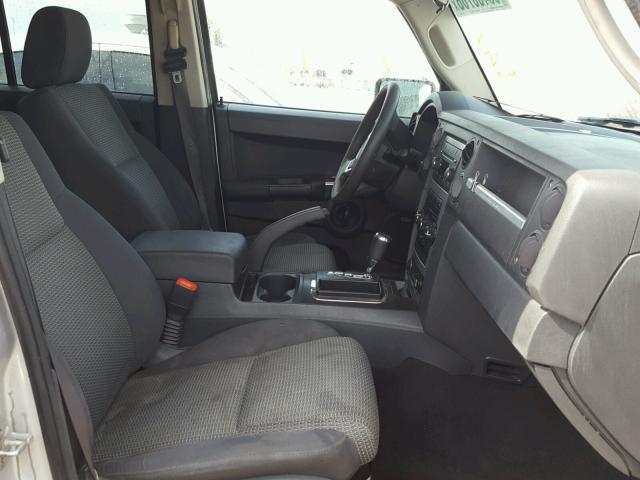 1J8HH48K18C182092 - 2008 JEEP COMMANDER ვერცხლისფერი ფოტო 5