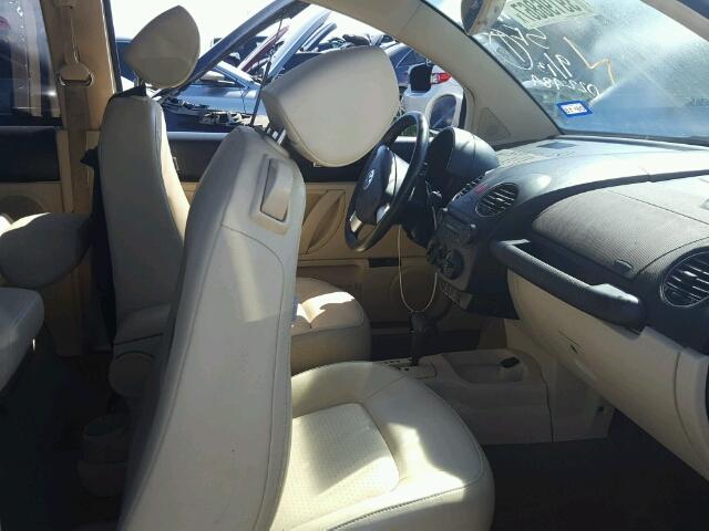 3VWPW3AG5AM022484 - 2010 VOLKSWAGEN NEW BEETLE Krem foto 5