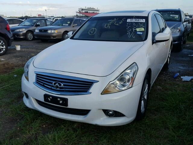 JN1CV6AP8BM303572 - 2011 INFINITI G37 WHITE photo 2